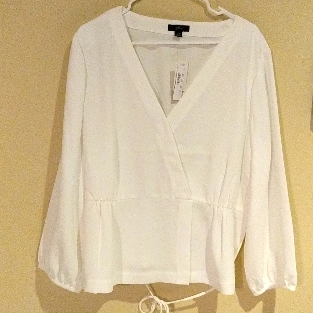 Drapey Faux Wrap top size 24 white
